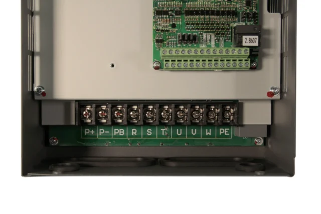 Частотный преобразователь ESQ-760-2S-0040 4/5.5 кВт, 220В — изображение 3