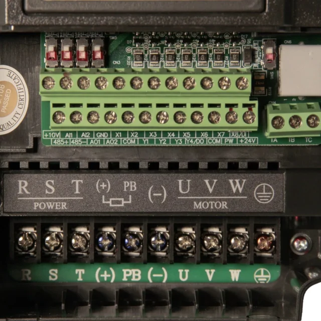 Частотный преобразователь ESQ-600-4T0037G/0055P 3.7/5.5кВт 380-460В — изображение 3