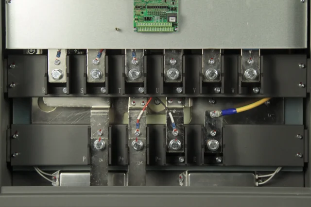 Частотный преобразователь ESQ-760-4T3550G/4000P 355/400кВт, 380В — изображение 2
